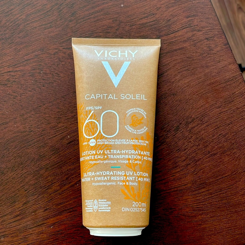NEW FULL SIZE VICHY CAPITAL SOLIEL HYDRATING LOTION SPF60 200 ml